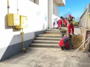 Lucrările de  reabilitare a treptelor și a aleilor pietonale din cartierul Burdujeni, pe Str. Bujorilor la bl. 101 și pe Str. Eroilor, bl. 123, verificate de Lucian Harșovschi