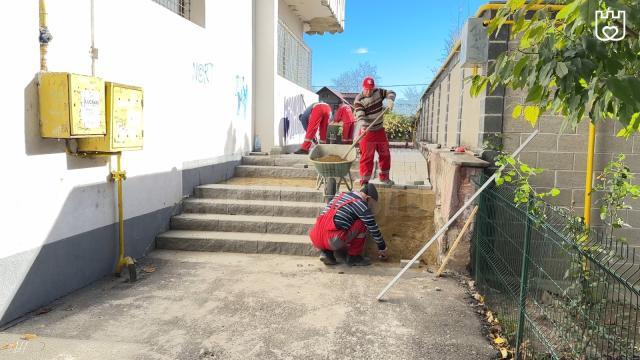 Lucrările de  reabilitare a treptelor și a aleilor pietonale din cartierul Burdujeni, pe Str. Bujorilor la bl. 101 și pe Str. Eroilor, bl. 123, verificate de Lucian Harșovschi