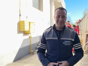 Lucrările de  reabilitare a treptelor și a aleilor pietonale din cartierul Burdujeni, pe Str. Bujorilor la bl. 101 și pe Str. Eroilor, bl. 123, verificate de Lucian Harșovschi
