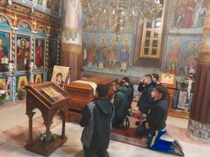 Tineri din Grupul de Cateheză de la Biserica „Sfântul Dumitru” din Suceava, în pelerinaj