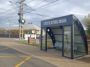 Stații moderne de autobuz, realizate în mai multe localități ale comunei Moara