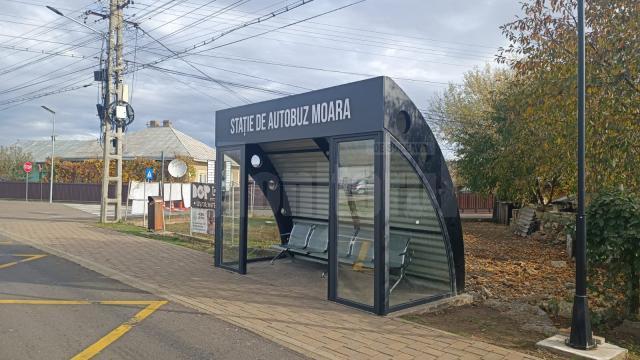 Stații moderne de autobuz, realizate în mai multe localități ale comunei Moara