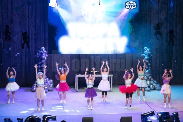 „Dance Fever”, la Balul Bobocilor de la Liceul cu Program Sportiv Suceava