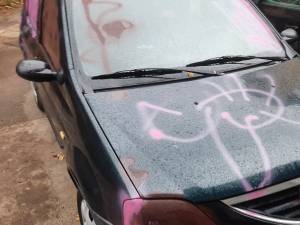 Mașini vandalizate