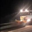 Drumarii au intervenit cu 10 utilaje pentru deszăpezirea căilor de circulație din zona de ...