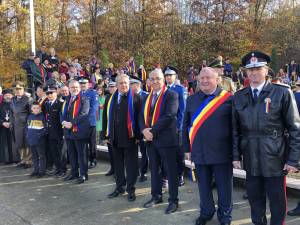 Oficialitățile sucevene și numeroase cadre militare au fost prezente alături de primarul Georghe Fron la comemorarea Zilei Veteranilor