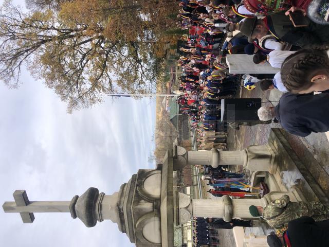 Monumentul eroului poet Ioan Grosaru din satul Păiseni a fost locul unde s-a comemorat Ziua Veteranilor