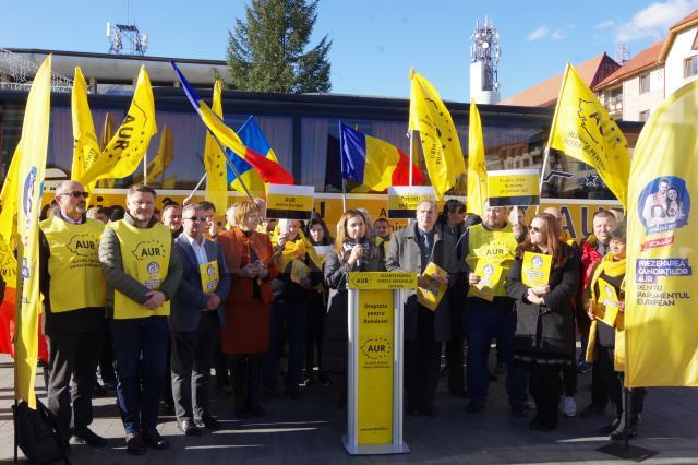 Caravana  „Patrioți în Europa” la care participă canidații AUR pentru Parlamentul European a ajus luni în Gura Humorului și Suceava