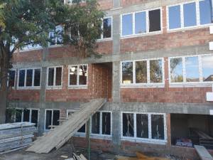 Noua clădire pentru învățământ gimnazial de la C. N. ”Petru Rareș”