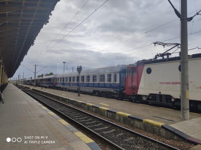 Trenurile Suceava – București vor fi semnificativ mai lente de luna viitoare