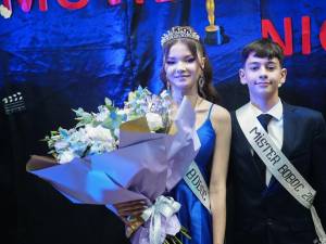 Titlurile de Miss și Mister Boboc au fost acordate elevilor  Viorica Iacoban și Gabriel Tomescu