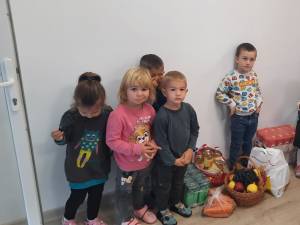 O săptămână de generozitate, cu donații de fructe și legume, la Liceul Tehnologic „Iorgu Vârnav Liteanu” din Liteni