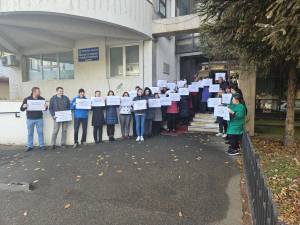 Protest spontan la Direcția de Sănătate Publică Suceava