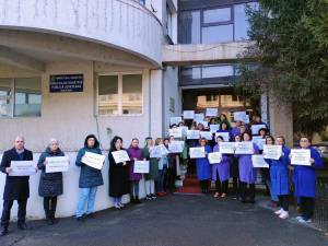 A doua zi de protest al angajaților de la Direcția de Sănătate Publică Suceava