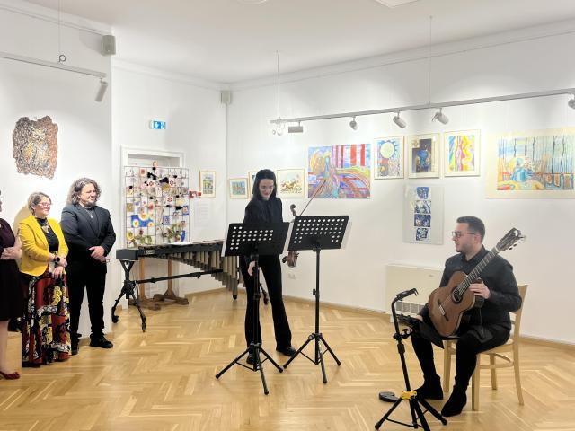 „Spiritul Pădurii”, o expoziție plină de culoare vernisată la Muzeul Arta Lemnului