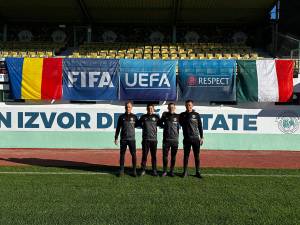 O brigadă de arbitri suceveni a arbitrat amicalul România – Italia, U18. Foto Silviu-Nicolae Iftode