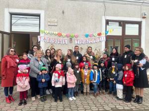 „Târgul de toamnă”, acțiune caritabilă la care au participat zeci de copii din Moldovița