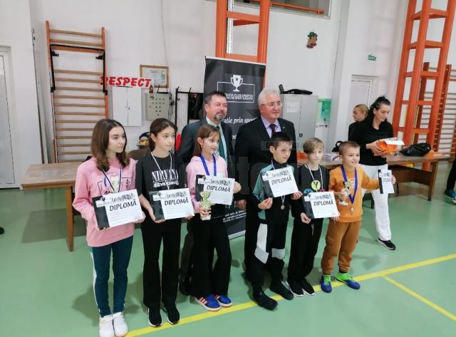 Primarul Ion Lungu, prezent în weekend la evenimentul sportiv „Aleargă pentru sănătatea ta”, organizat de Academia de Sport Suceava la Școala Gimnazială Nr. 11