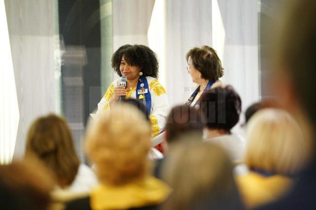 Zeci de persoane prezente la festivitatea de înființare a Clubului Soroptimist Internațional Suceava