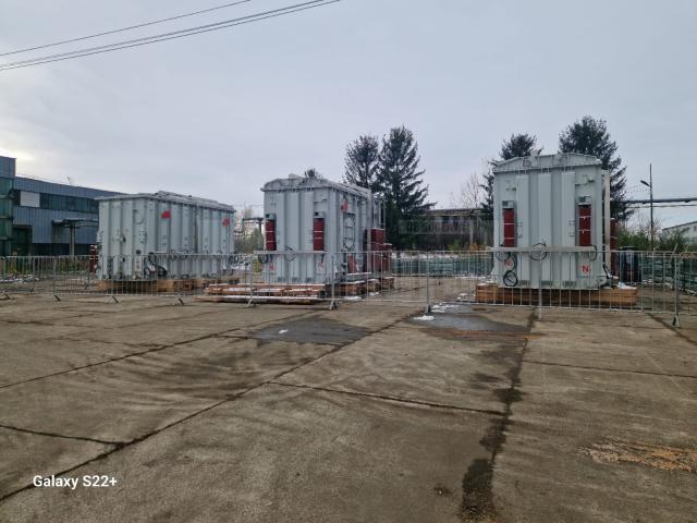 Pentru a descărca cele trei transformatoare a fost nevoie de pricepere și utilaje pe măsură