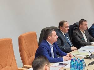 CJ Suceava a găzduit o ședință în care s-au prezentat stadiile proiectelor pentru autostrada Pașcani - Suceava - Siret