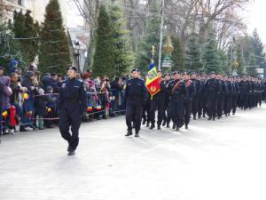 Defilare militară și expoziție de tehnică militară de Ziua Națională a României, în centrul Sucevei