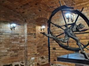 Lucrările sculptorului Ion Mândrescu vor fi expuse în cazinoul din Vatra Dornei