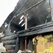 Casă afectată grav de un incendiu pornit de la un burlan metalic neprotejat față de lemn