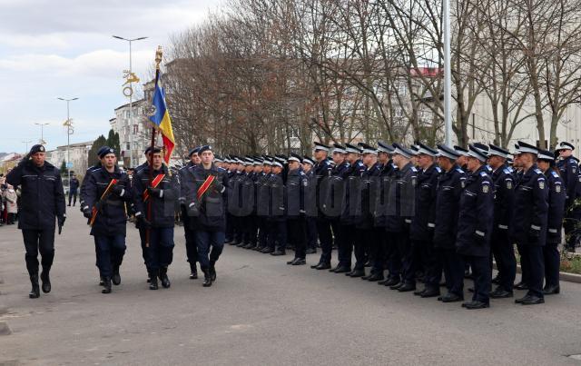 Ceremonia de absolvire şi avansare în gradul de sergent major a absolvenților Şcolii Militare de Subofiţeri de Jandarmi Fălticeni