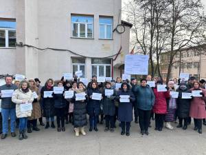 Două instituții din Suceava sunt de azi în grevă generală cu încetarea activității