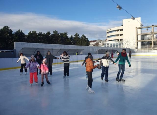 Patinoarul artificial Areni se deschide astăzi, de Ziua Bucovinei