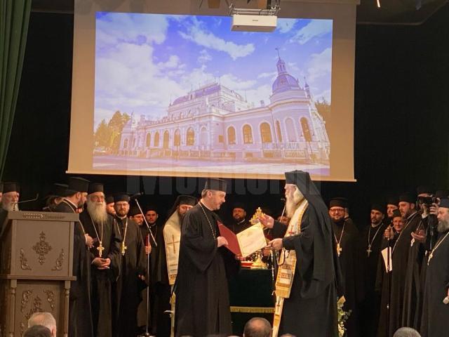 Patriarhul i-a acordat preotului Viorel Ilișoi Ordinul "Sanctus Stephanus Magnus"