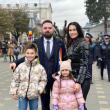 Vlad Popescu Piedone alături de familia sa la manfiestările de la Fălticeni de Ziua Națională