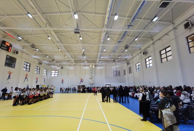 Cea mai modernă sală de sport din Suceava, realizată în timp record de Simion Tehnoconstruct, inaugurată de Ziua Națională a României