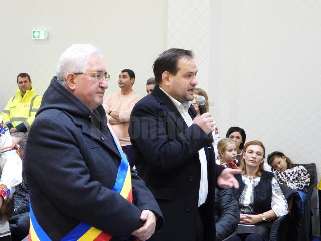 Primarul Sucevei, Ion Lungu și Elisei Bidu - reprezentantul companiei Simion Tehnoconstruct