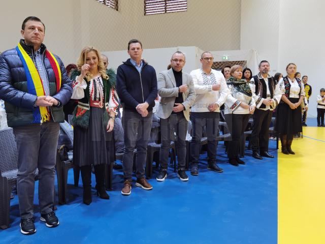 Invitați de seamă, din administrația locală, județeană și din Parlamentul României, la inaugurarea sălii de sport de la Școala 10