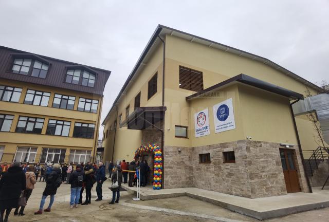 Cea mai modernă sală de sport din Suceava, realizată în timp record de Simion Tehnoconstruct, inaugurată de Ziua Națională a României