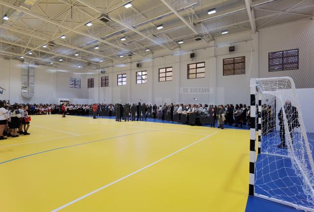 Cea mai modernă sală de sport din Suceava, realizată în timp record de Simion Tehnoconstruct, inaugurată de Ziua Națională a României