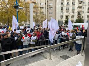 Grefierii suceveni s-au alăturat în număr mare colegilor din țară la mitingul de protest de la București