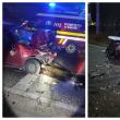Doi șoferi răniți grav, după ce unul dintre ei a pierdut controlul în curbă și a intrat ...
