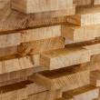 Două transporturi ilegale de cherestea, depistate în trafic de polițiști