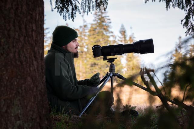 „Refugiu”, expoziție de fotografie realizată de câmpulungeanul Mihnea Tăutu, la Muzeul Arta Lemnului