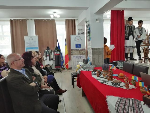 „Atelierul lui Moș Crăciun”, activități artistice desfășurate la Centrul Școlar Suceava