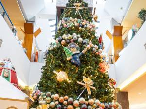 Ateliere de creație pentru copii și „Crăciunul Cosmic”, la Iulius Mall Suceava