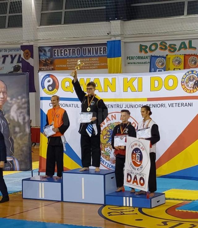 Robert Achiriloaie, două medalii de aur şi una de argint