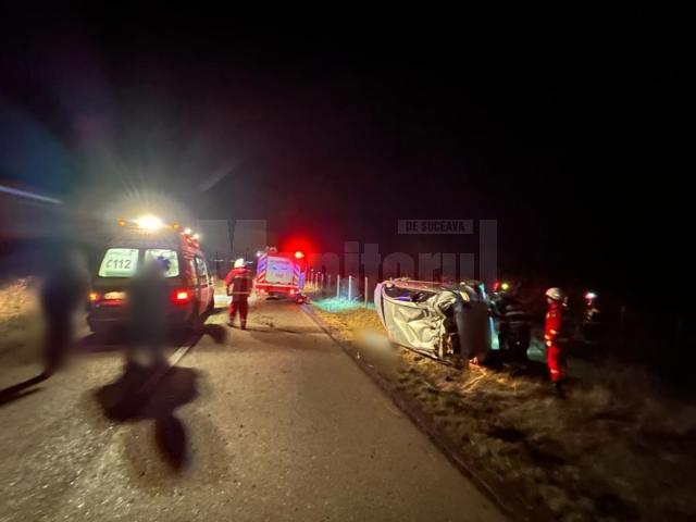 Tânăr de 19 ani găsit mort în mașina răsturnată