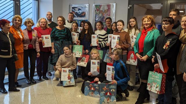 Clubul Lions Suceava a premiat elevii suceveni care au participat la Concursul internațional „Afișe pentru pace”