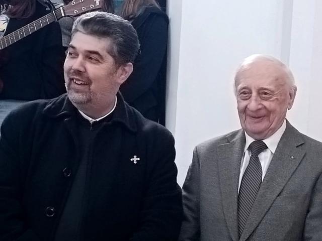 Artistul Radu Bercea împreună cu părintele Liviu Mihăilă au colaborat pentru evenimentul de la Fălticeni