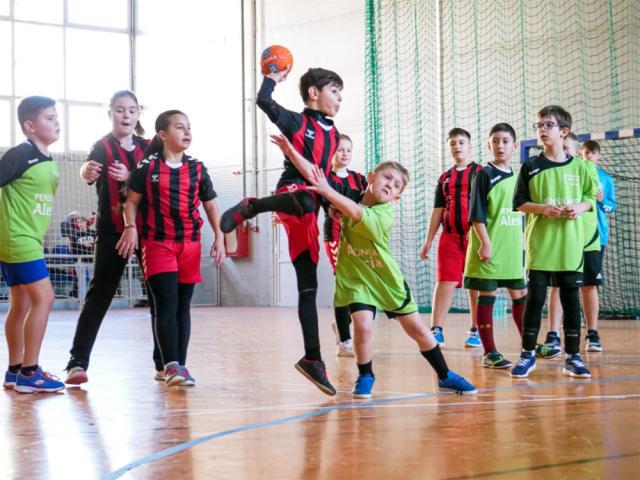 Cei mai mici handbaliști suceveni au făcut risipă de energie la Cupa Dream Team