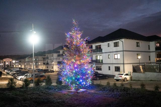 Moș Crăciun a venit pentru copiii din cartierul La Stejari Residence